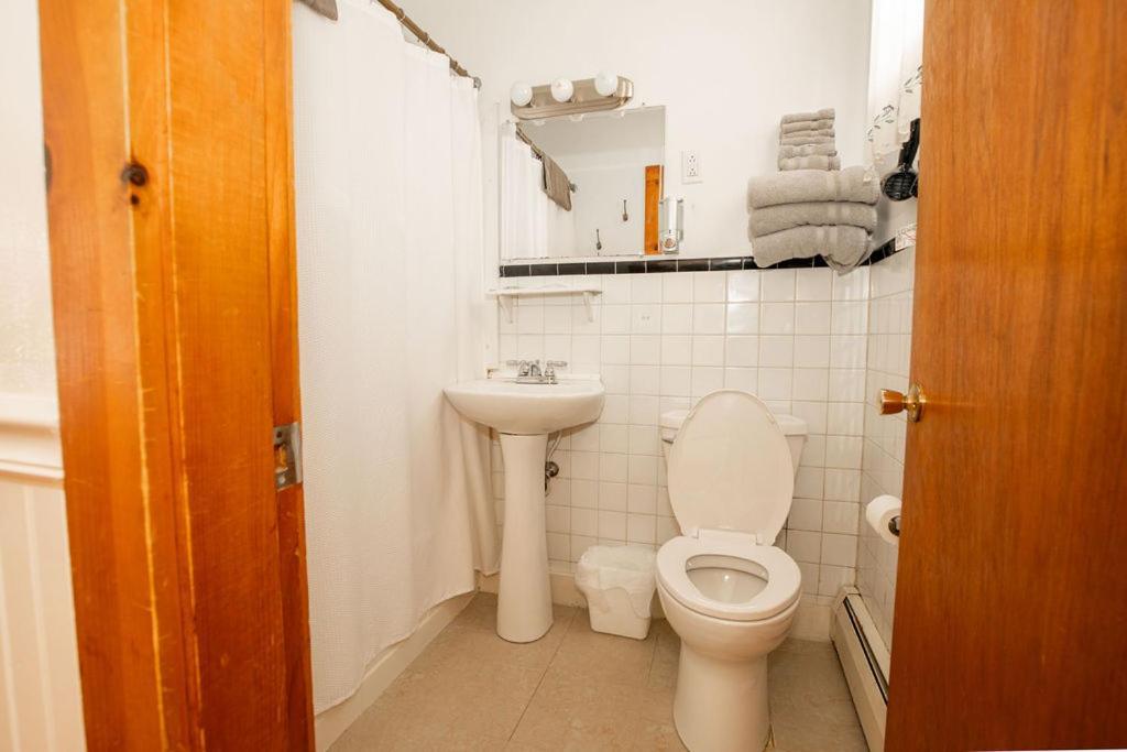 West Bethel Motel Екстер'єр фото